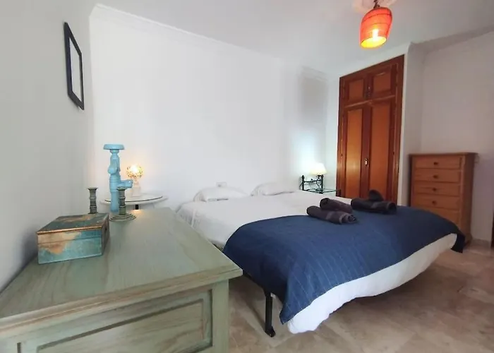 Beautiful 2 Bedroom In Calle Carabeo, Nerja