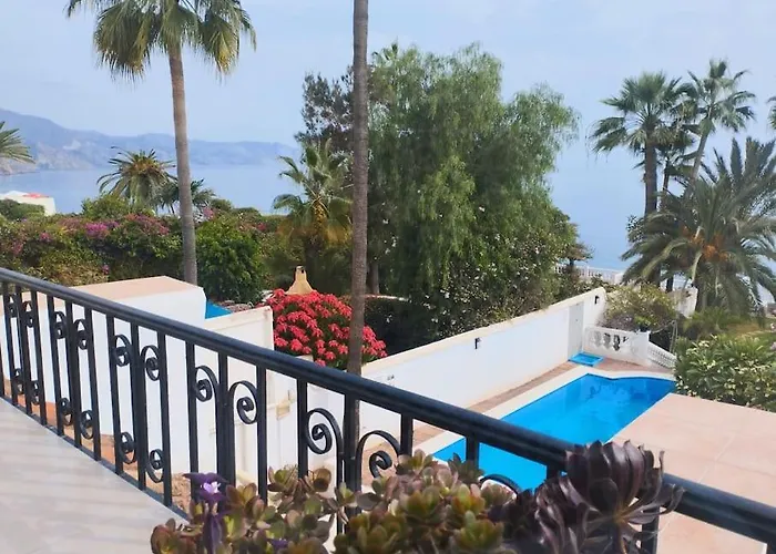 Beautiful 2 Bedroom In Calle Carabeo, Apartment