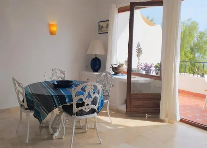 Beautiful 2 Bedroom In Calle Carabeo,
