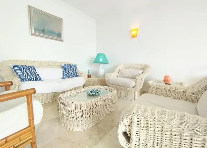 Apartment Beautiful 2 Bedroom In Calle Carabeo, *