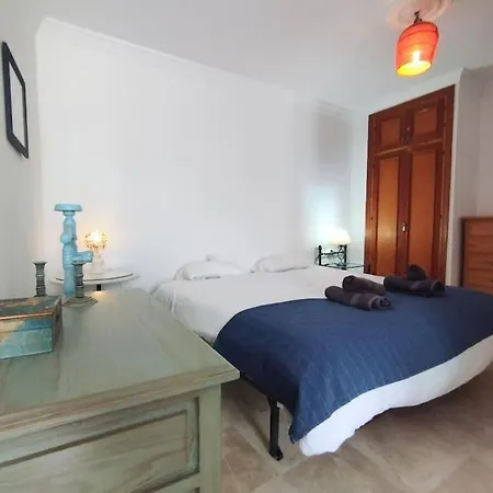 Beautiful 2 Bedroom In Calle Carabeo, Nerja