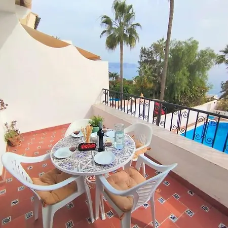 Beautiful 2 Bedroom In Calle Carabeo, Nerja