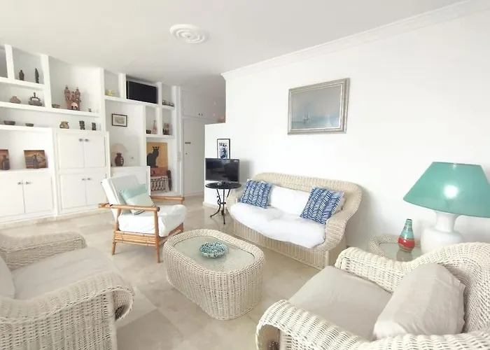 Beautiful 2 Bedroom In Calle Carabeo, شقة نيرخا