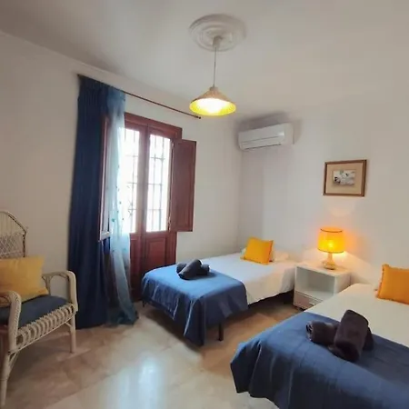 Beautiful 2 Bedroom In Calle Carabeo, Nerja